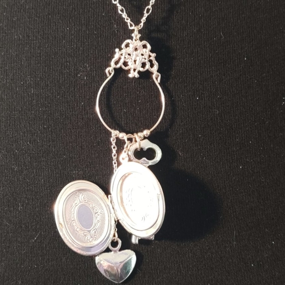 NWT Relativity Silver Necklace - Picture 3 of 4